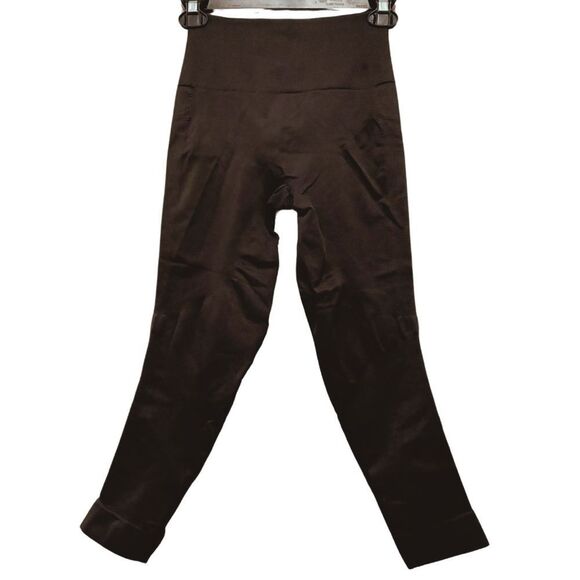 Lululemon Zone In Crops in Gator Green - Picture 5 of 10